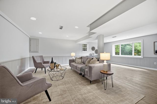 6429 EPPARD ST, Falls Church, VA 22044