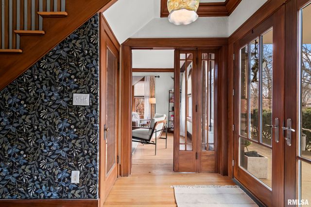 1037 WOODLAND Avenue, Springfield, IL 62704