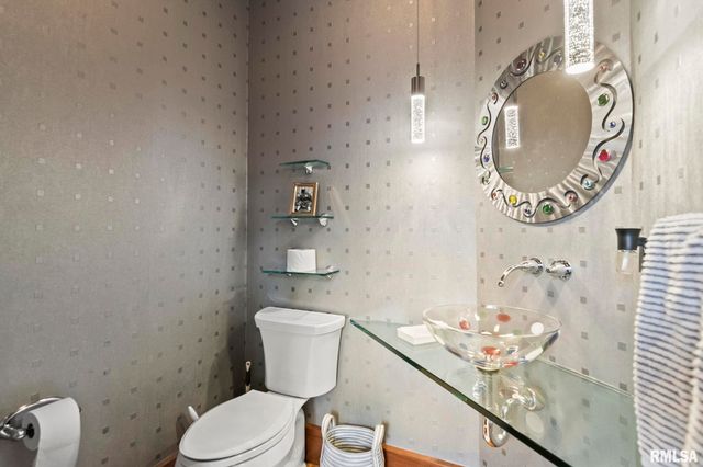 1037 WOODLAND Avenue, Springfield, IL 62704