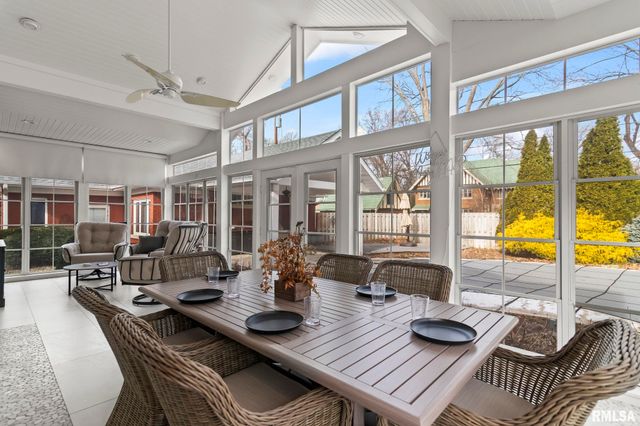 1037 WOODLAND Avenue, Springfield, IL 62704