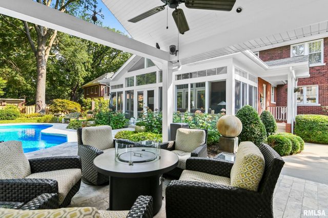 1037 WOODLAND Avenue, Springfield, IL 62704