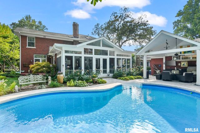 1037 WOODLAND Avenue, Springfield, IL 62704