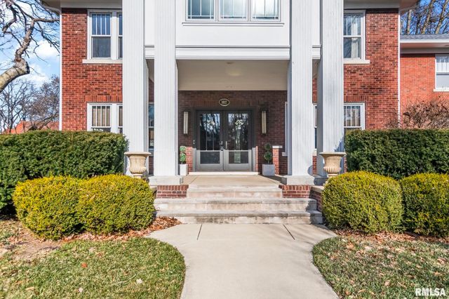 1037 WOODLAND Avenue, Springfield, IL 62704