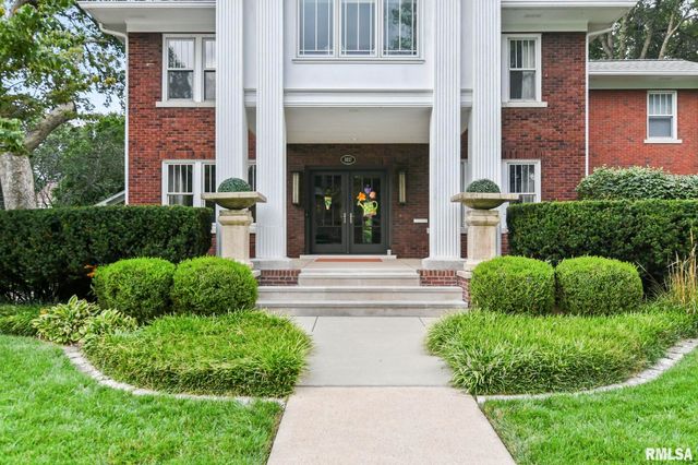 1037 WOODLAND Avenue, Springfield, IL 62704