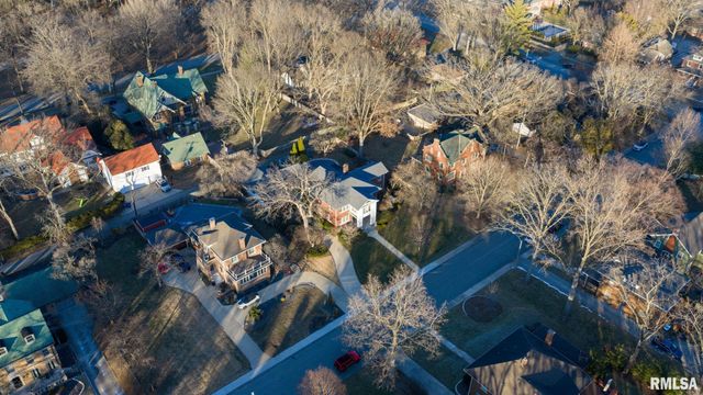 1037 WOODLAND Avenue, Springfield, IL 62704