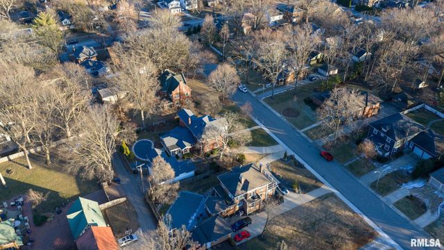 1037 WOODLAND Avenue, Springfield, IL 62704