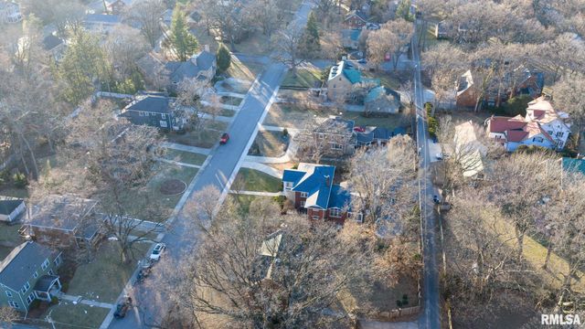 1037 WOODLAND Avenue, Springfield, IL 62704