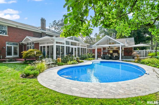 1037 WOODLAND Avenue, Springfield, IL 62704