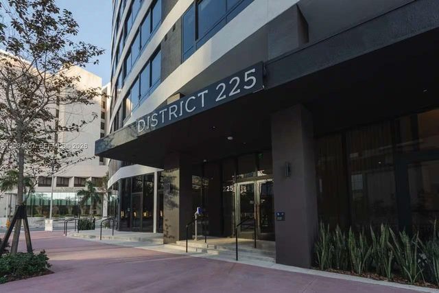 225 N Miami Avenue 3312, Miami, FL 33128