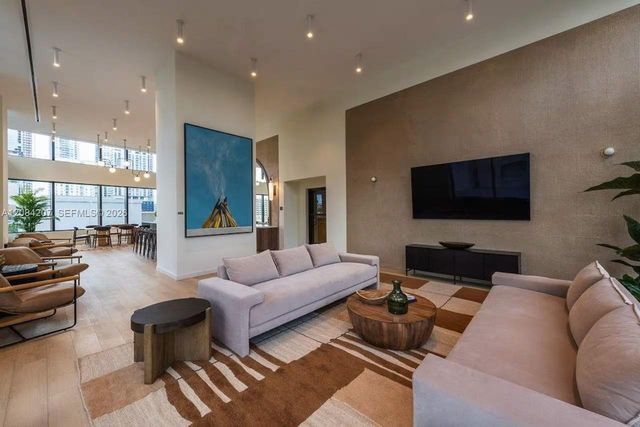 225 N Miami Avenue 3312, Miami, FL 33128