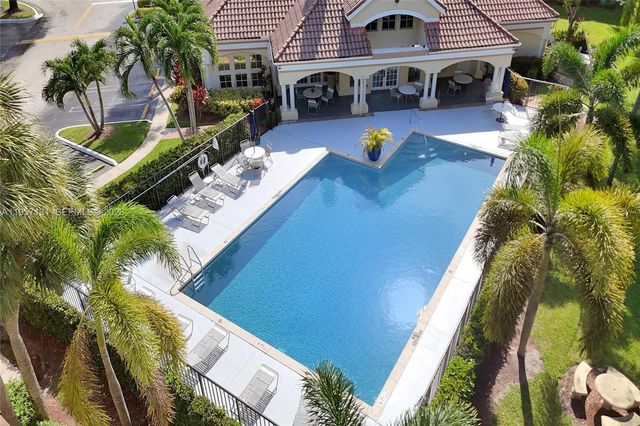 815 W Boynton Beach Boulevard 7-204, Boynton Beach, FL 33426