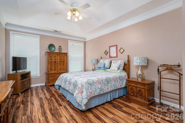 11132 Chastain Parc Drive, Charlotte, NC 28216