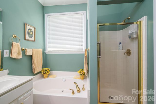 11132 Chastain Parc Drive, Charlotte, NC 28216