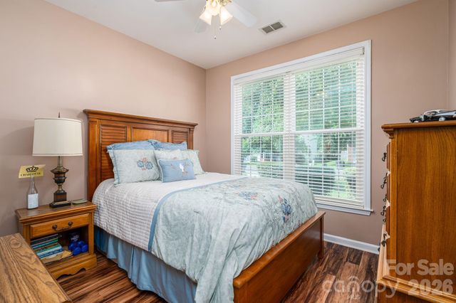 11132 Chastain Parc Drive, Charlotte, NC 28216