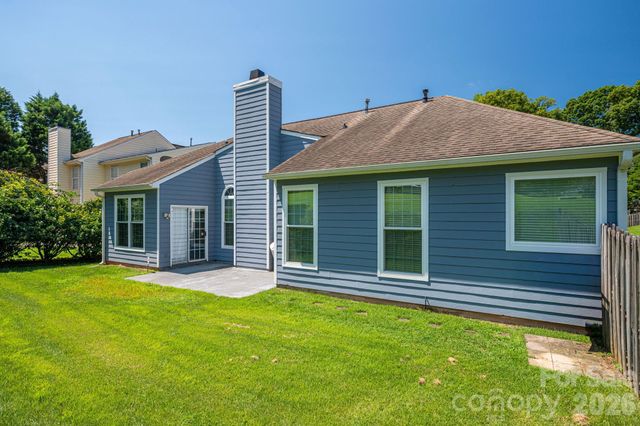 11132 Chastain Parc Drive, Charlotte, NC 28216