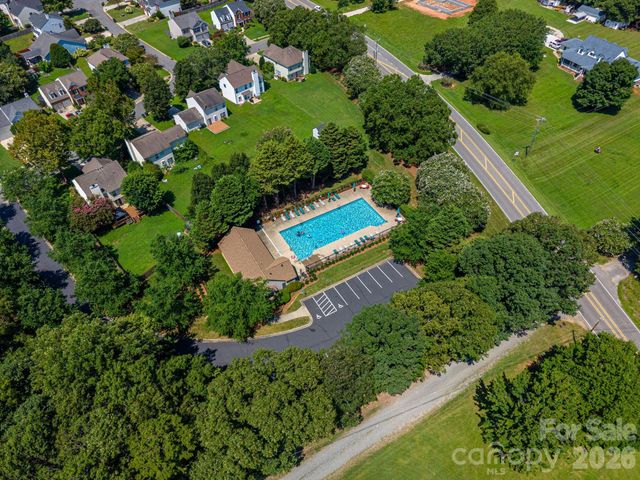 11132 Chastain Parc Drive, Charlotte, NC 28216