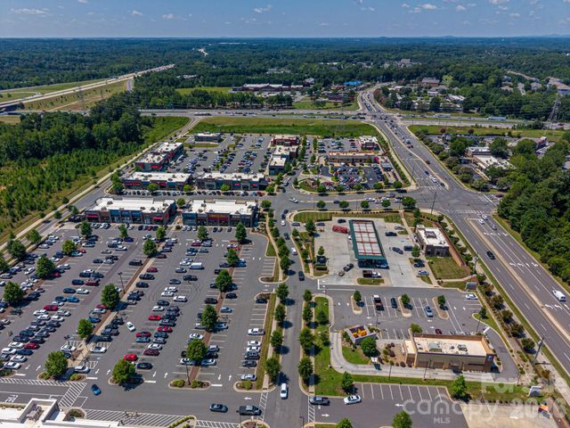 11132 Chastain Parc Drive, Charlotte, NC 28216