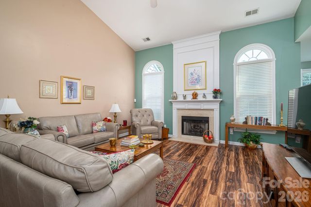 11132 Chastain Parc Drive, Charlotte, NC 28216