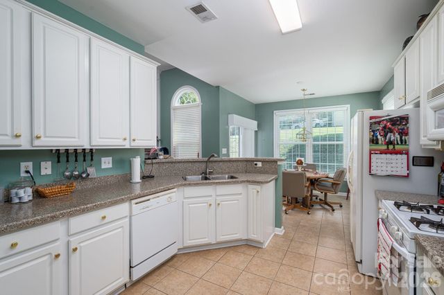 11132 Chastain Parc Drive, Charlotte, NC 28216