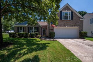 11132 Chastain Parc Drive, Charlotte, NC 28216