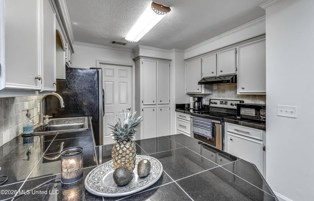 226 Waterwood Drive, Brandon, MS 39047