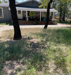 261 Oak Hollow, La Vernia, TX 78121