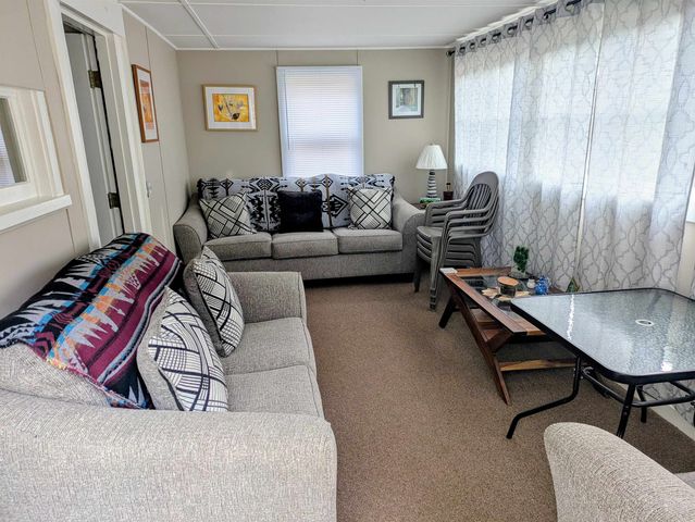 11 Bohan Street, Stewartstown, NH 03576