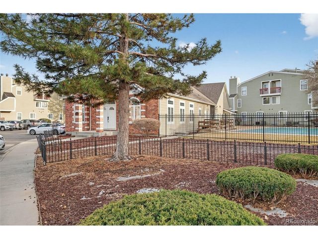 912 S Dearborn Way 4, Aurora, CO 80012