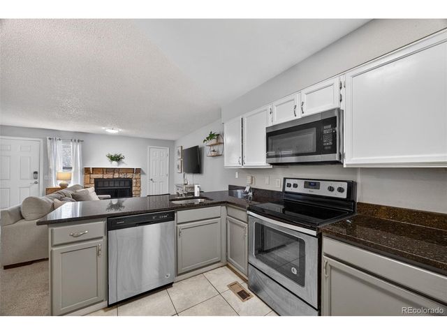 912 S Dearborn Way 4, Aurora, CO 80012