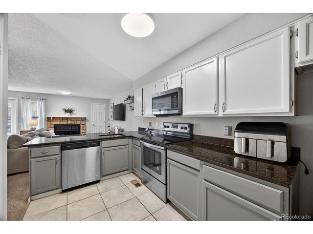 912 S Dearborn Way 4, Aurora, CO 80012