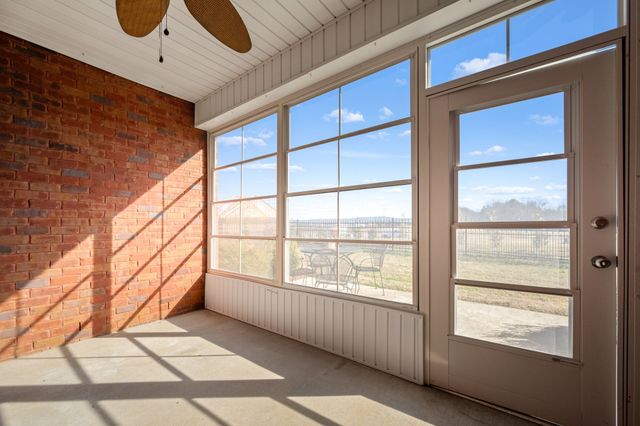 190 Chase Cir, Winchester, TN 37398