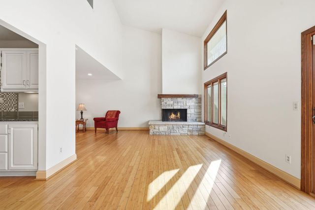 6769 W 82nd Street, Bloomington, MN 55438