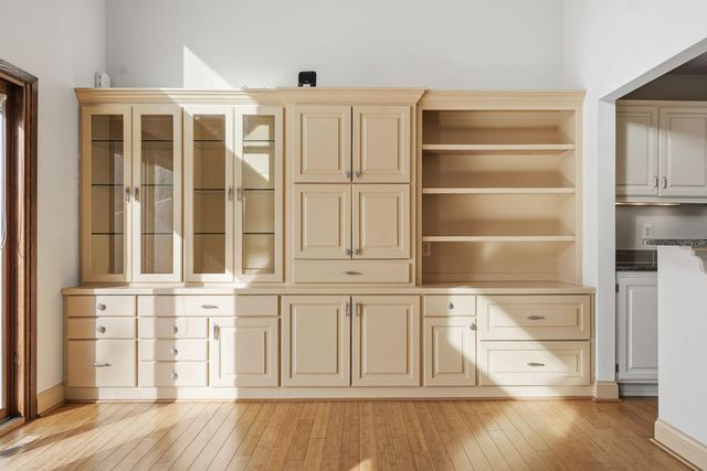 6769 W 82nd Street, Bloomington, MN 55438