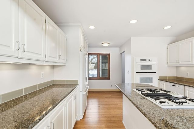 6769 W 82nd Street, Bloomington, MN 55438