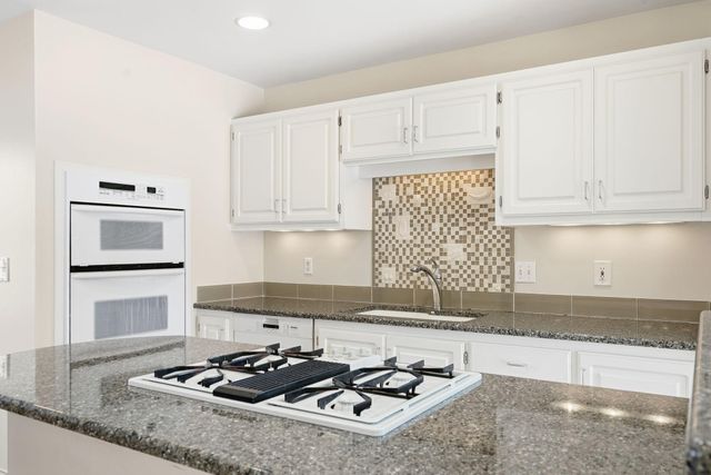 6769 W 82nd Street, Bloomington, MN 55438