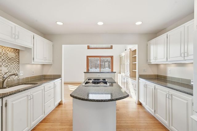 6769 W 82nd Street, Bloomington, MN 55438