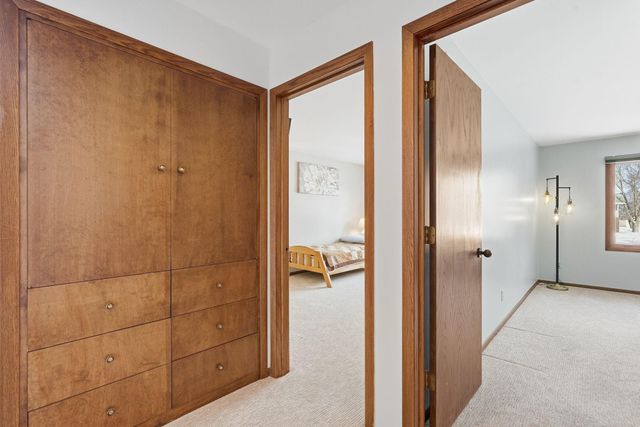 6769 W 82nd Street, Bloomington, MN 55438