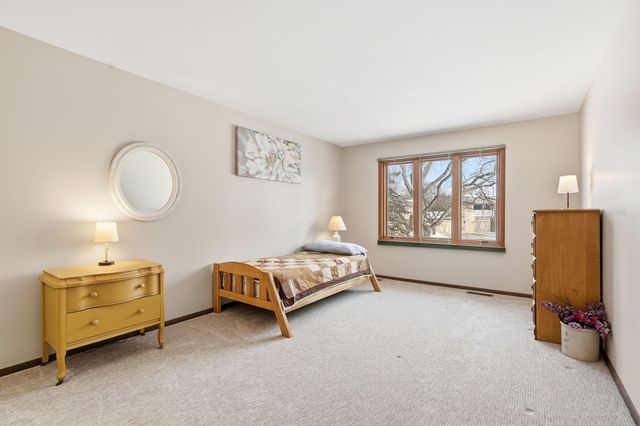 6769 W 82nd Street, Bloomington, MN 55438