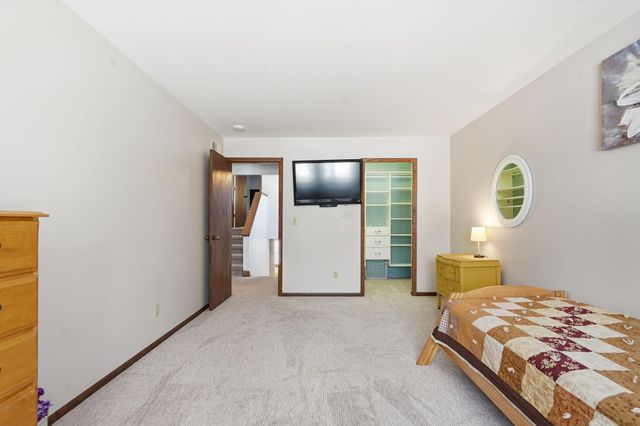 6769 W 82nd Street, Bloomington, MN 55438