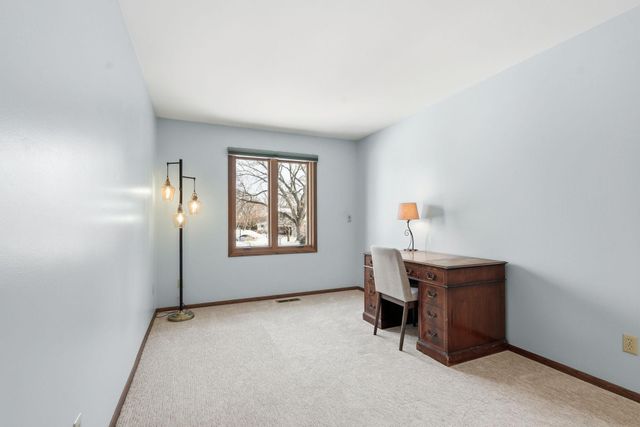 6769 W 82nd Street, Bloomington, MN 55438