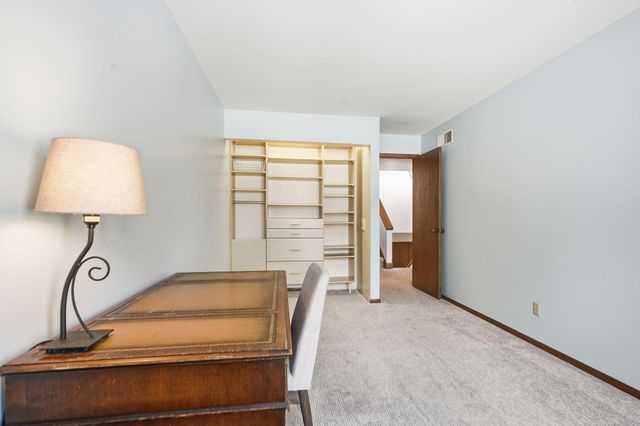 6769 W 82nd Street, Bloomington, MN 55438