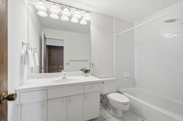 6769 W 82nd Street, Bloomington, MN 55438