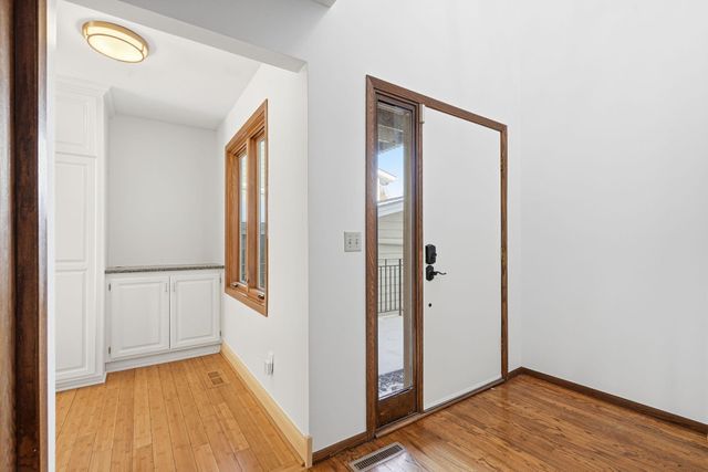 6769 W 82nd Street, Bloomington, MN 55438