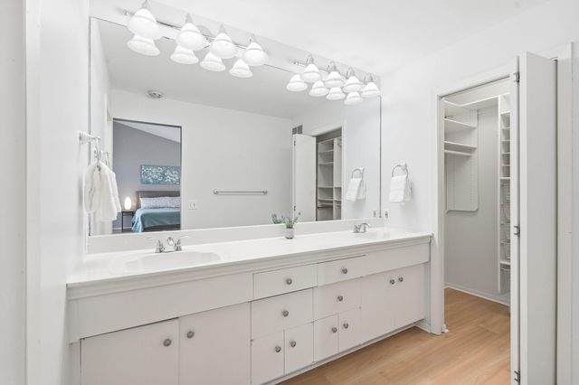 6769 W 82nd Street, Bloomington, MN 55438