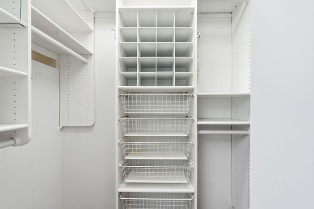 6769 W 82nd Street, Bloomington, MN 55438