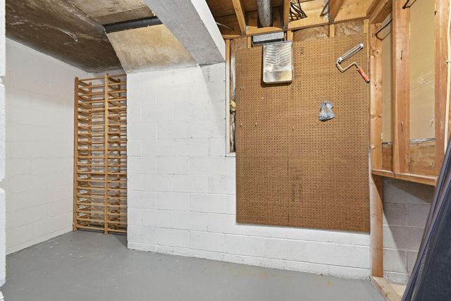 6769 W 82nd Street, Bloomington, MN 55438