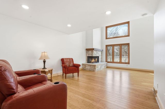 6769 W 82nd Street, Bloomington, MN 55438