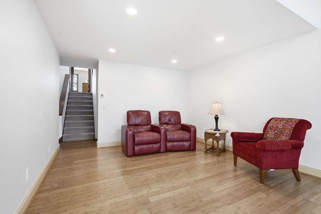 6769 W 82nd Street, Bloomington, MN 55438