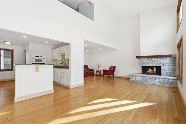 6769 W 82nd Street, Bloomington, MN 55438