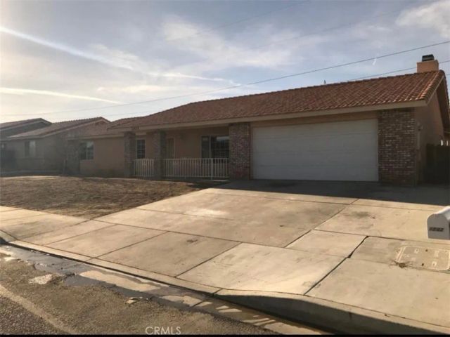 12422 San Ysidro, Victorville, CA 92392